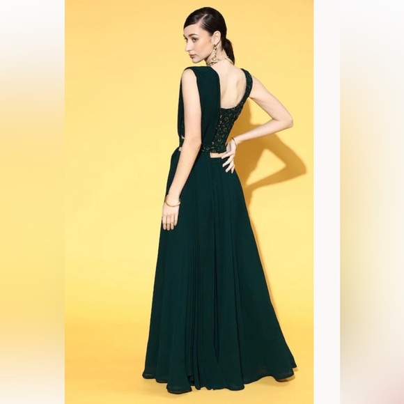 Indian Crop Top With Skirt And Dupatta Set - Picture 4 of 7